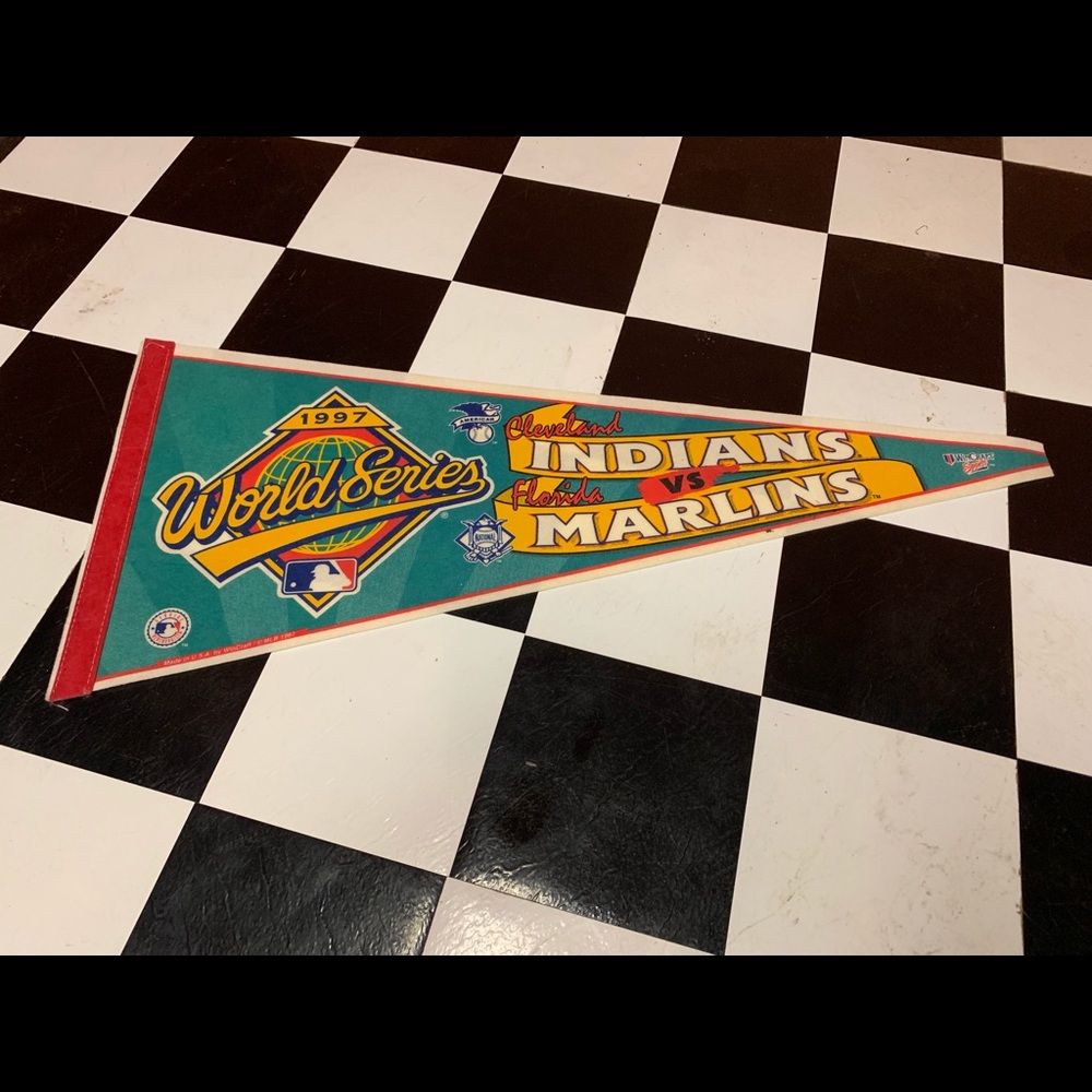 ⚾️ VRG 1997 World Series Baseball Pennant ⚾️